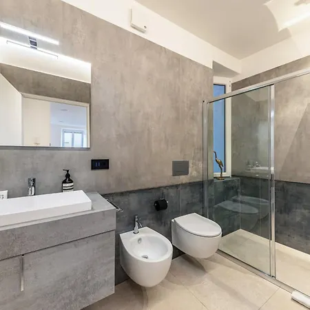 App 203 Palazzo Cavour *