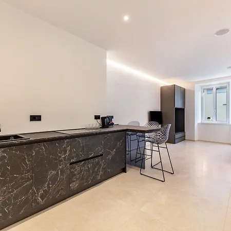 App 203 Palazzo Cavour *
