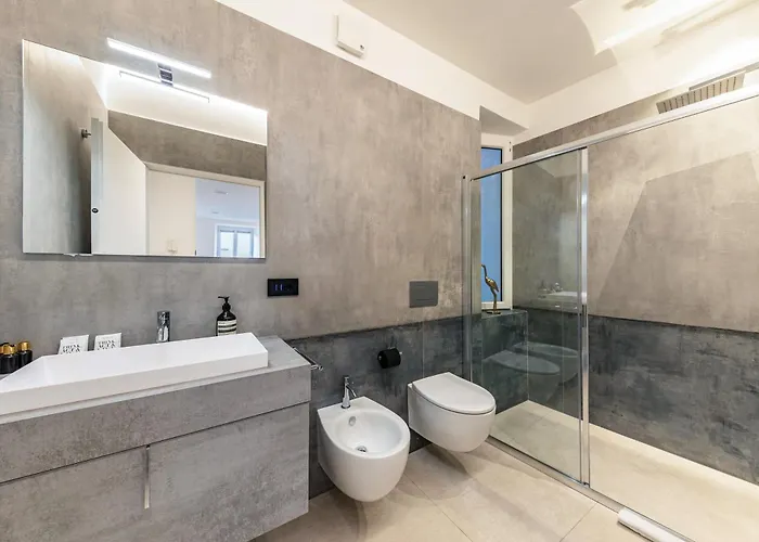 App 203 Palazzo Cavour *